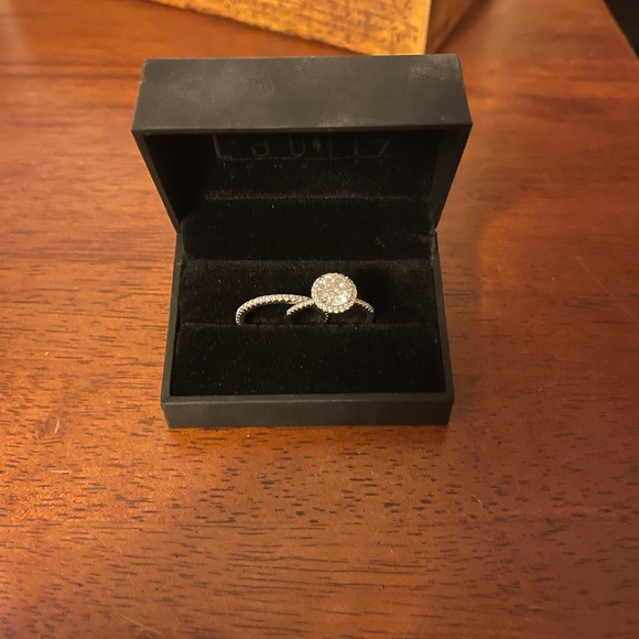 Louiliy Wedding Set - Picture 1 of 2